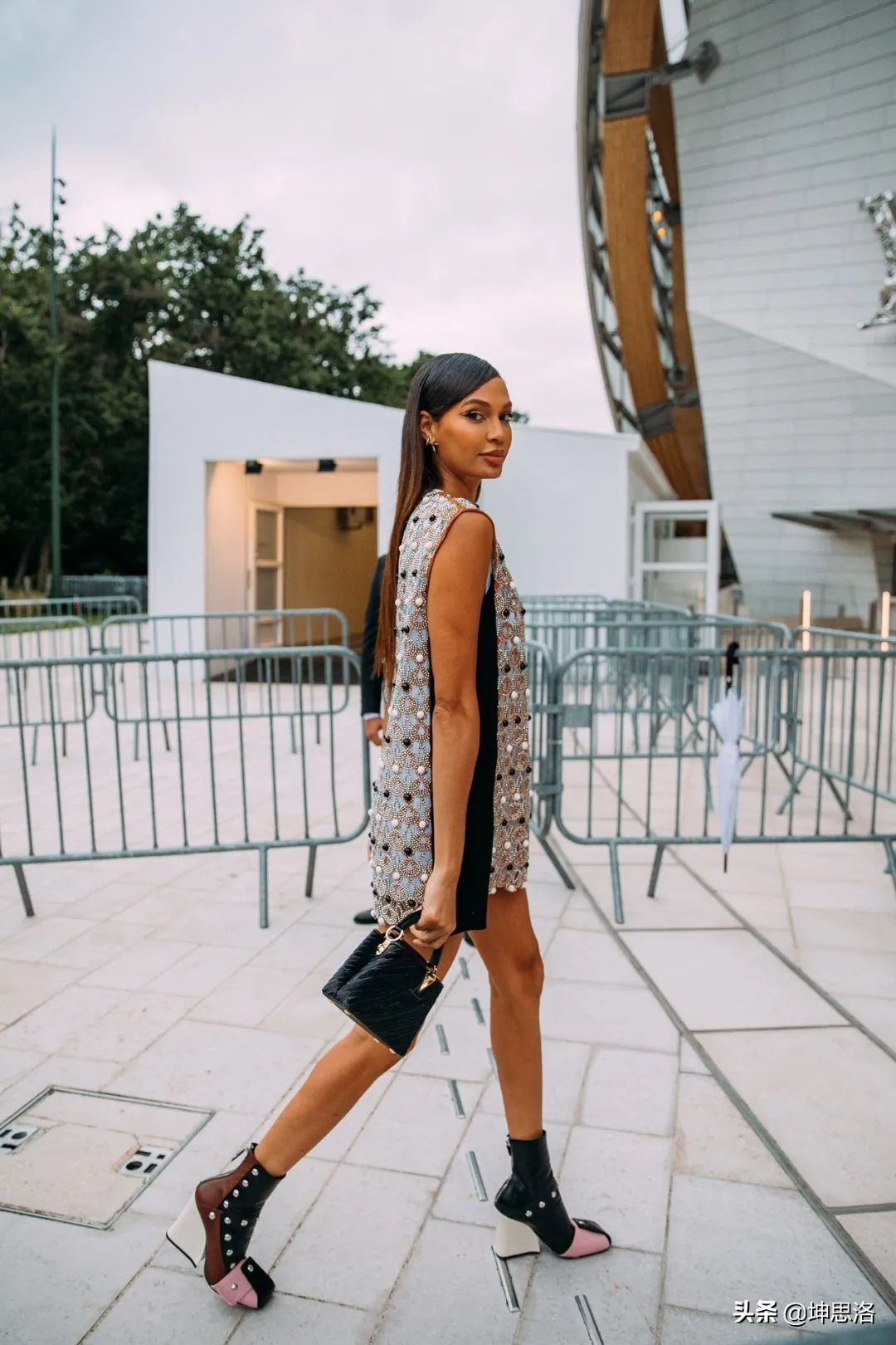 巴黎时装周的最佳街头穿搭风格,2020春夏时装周穿搭灵感指南