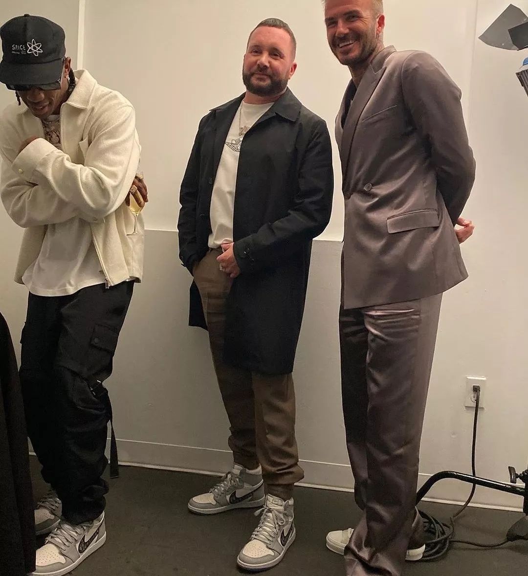 迪奥aj刚出的时候多少钱,迪奥aj高帮联名多少钱