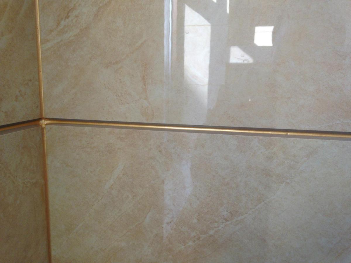 瓷砖地面太脏了怎么清理,地面瓷砖脏了怎么处理