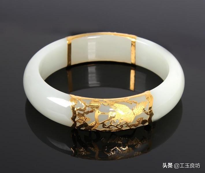 怎样挑选一款适合自己的手镯,手镯怎么选显年轻