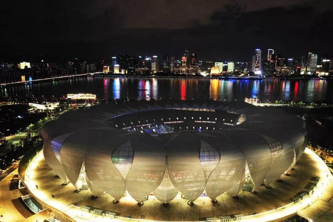 可爱的恒大足球场,恒大迷之审美球场