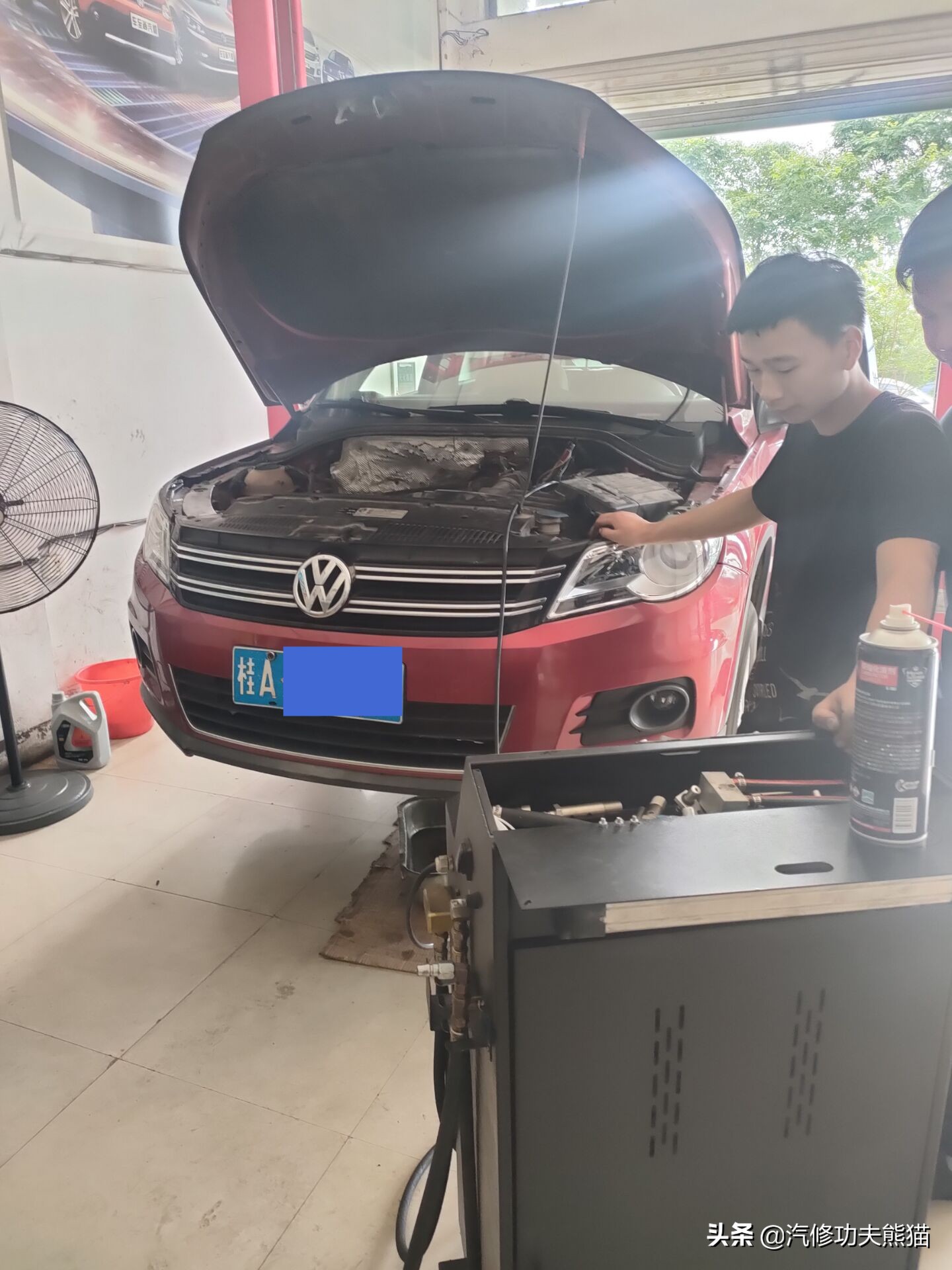 老途观发动机漏油维修,老途观涡轮增压器漏油维修多钱