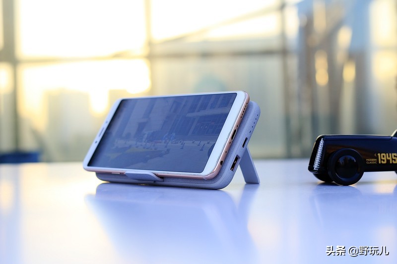 安卓手机背夹式充电宝测评,南卡无线充电宝pow-1和pow-2