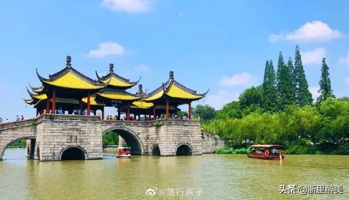 湖光秋月两相和古诗,湖光秋月两相和的诗意