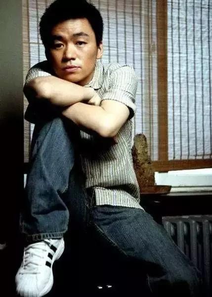 岳云鹏连续13年为郭德纲庆生,郭德纲岳云鹏在同龄人中成就