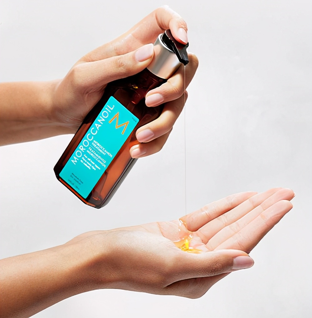 被发质折磨有多苦恼?短发烫发疯狂炸毛,网友吐槽卷成步惊云同款