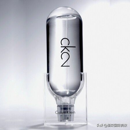 ck香水闻着特别成熟的一款香水,ck最老的一款香水
