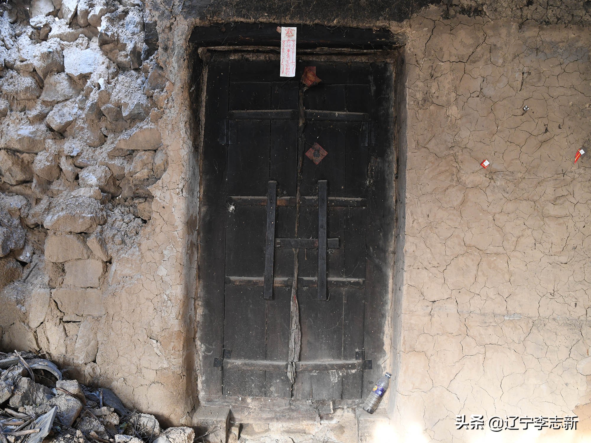 深山孤村老屋,老屋人去楼空无人居住