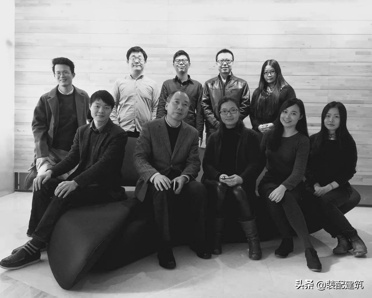 上海黄浦江边的标志性建筑,徐汇滨江西岸传媒港广告设计