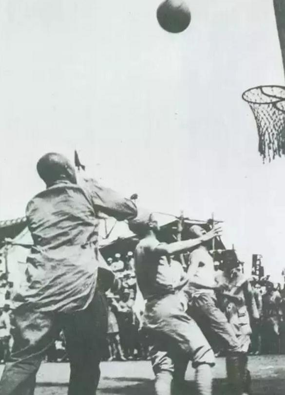 毛*东泽**：红军是一支很棒的队伍，他们是真正的人民英雄