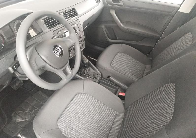 落地10万左右大众桑塔纳,手动低配桑塔纳6万8落地贵吗