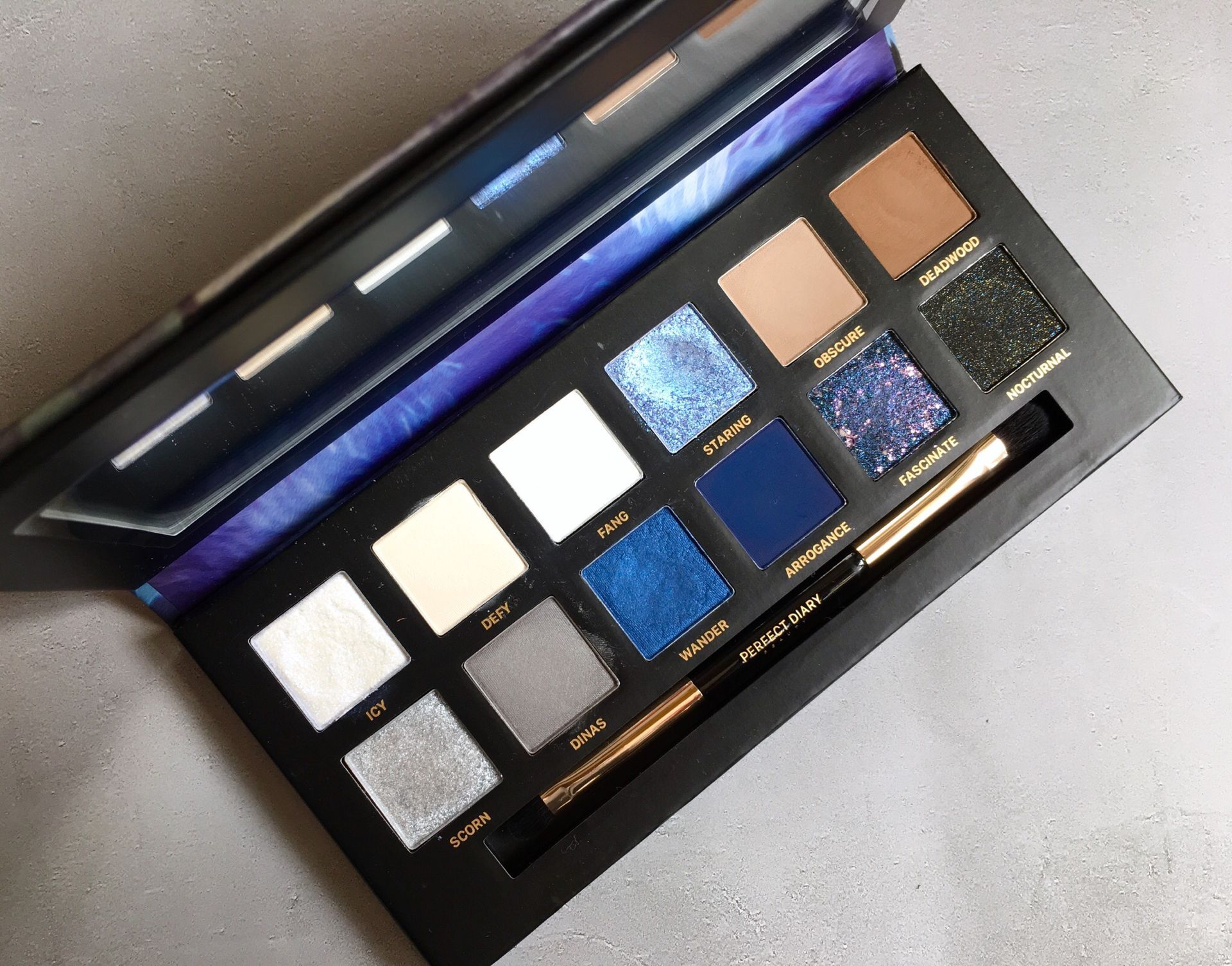 腮红唇膏眼影三合一推荐,欧美风的眼影腮红口红推荐