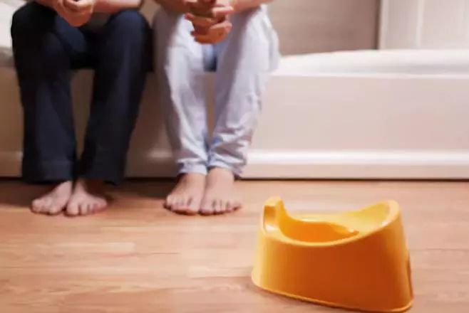怎么教宝宝如厕隔尿不湿,什么方法可以让宝宝不再尿裤子