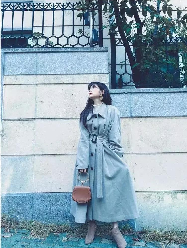 孔孝真同款衬衫豹纹绿色,孔孝真穿搭都是什么品牌