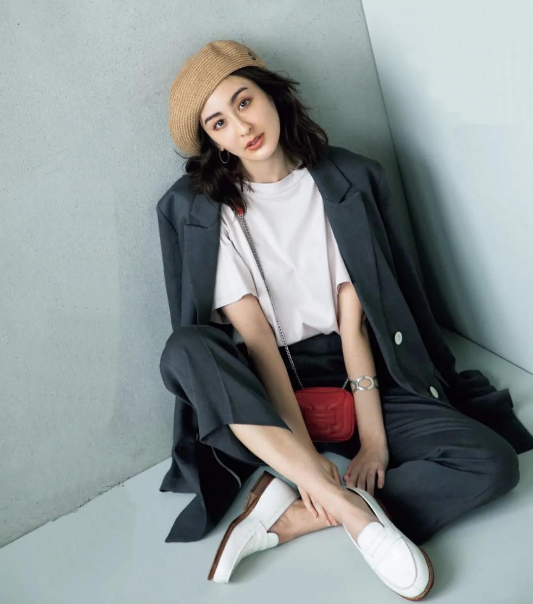 今年流行什么样的鞋跟,今年的流行鞋跟