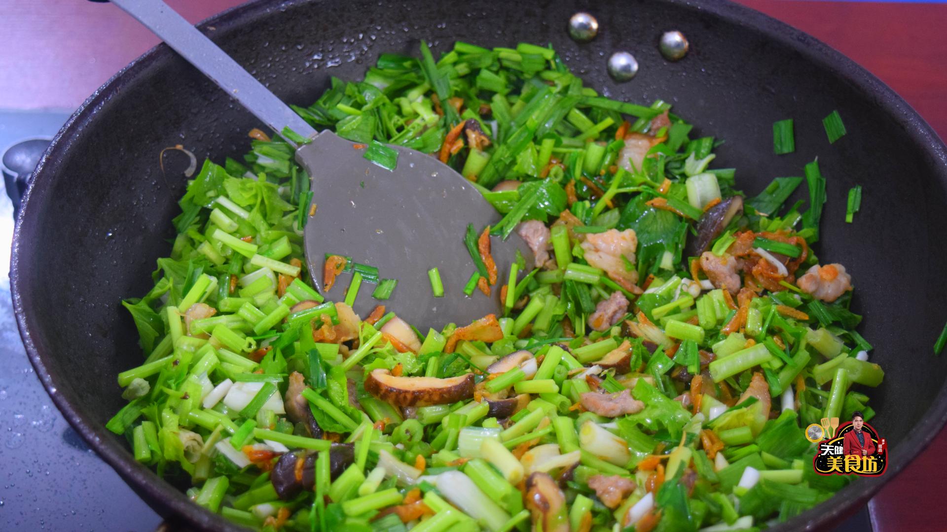 爱吃糯米饭的试试这做法，用料丰富做法简单，好吃耐饱，真馋人