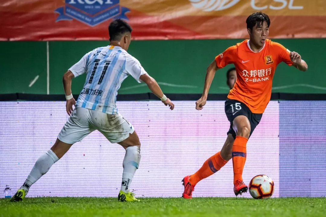 武汉卓尔0:5广州恒大,坚韧如钢铁温柔如蝶翼