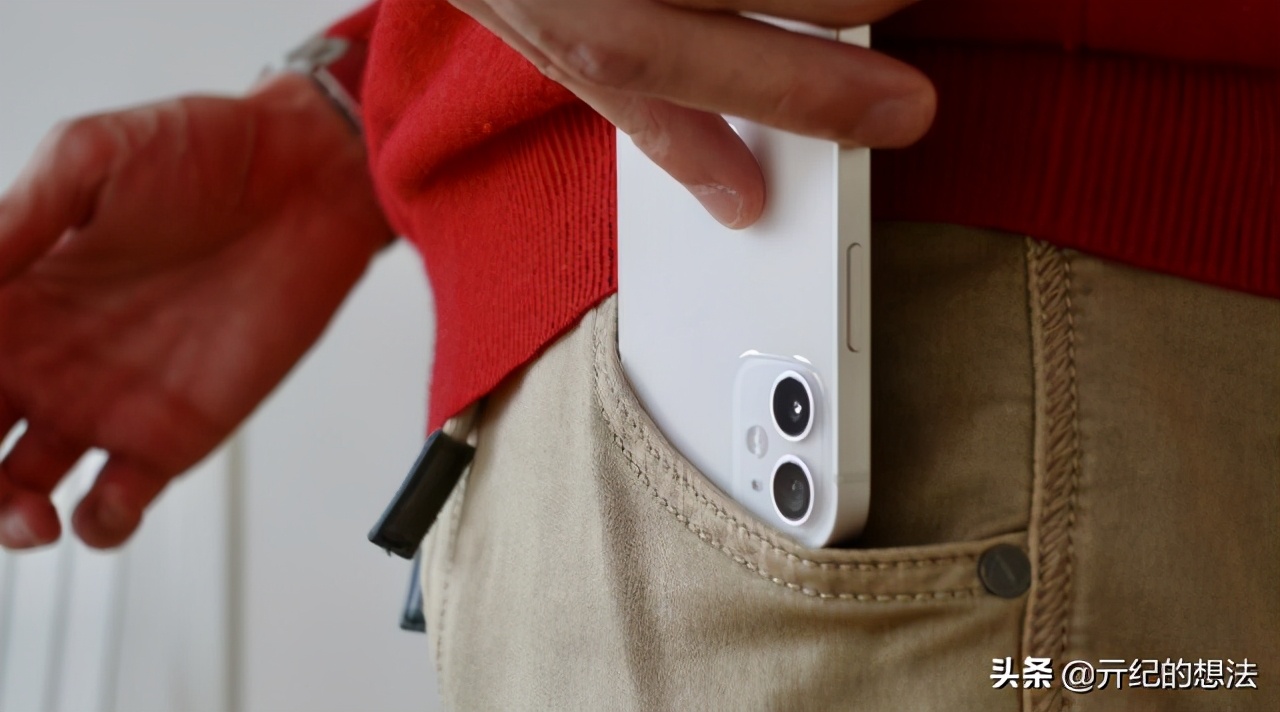 iphone12minivsiphonese3,iphone12mini使用一天感受