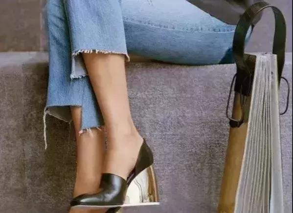 裤腰小怎么办30年老裁缝教你一招,牛仔裤腰大了怎么剪一刀改小