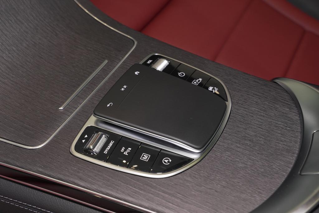 奔驰glc4maticamgline轿跑suv,奔驰glcsuv霸气出场