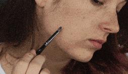 祛除痘印和痘疤的护肤品,正确的护肤方法帮你对抗顽固痘印