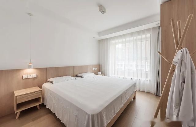 原木风吊顶效果图客厅简约,简约原木风