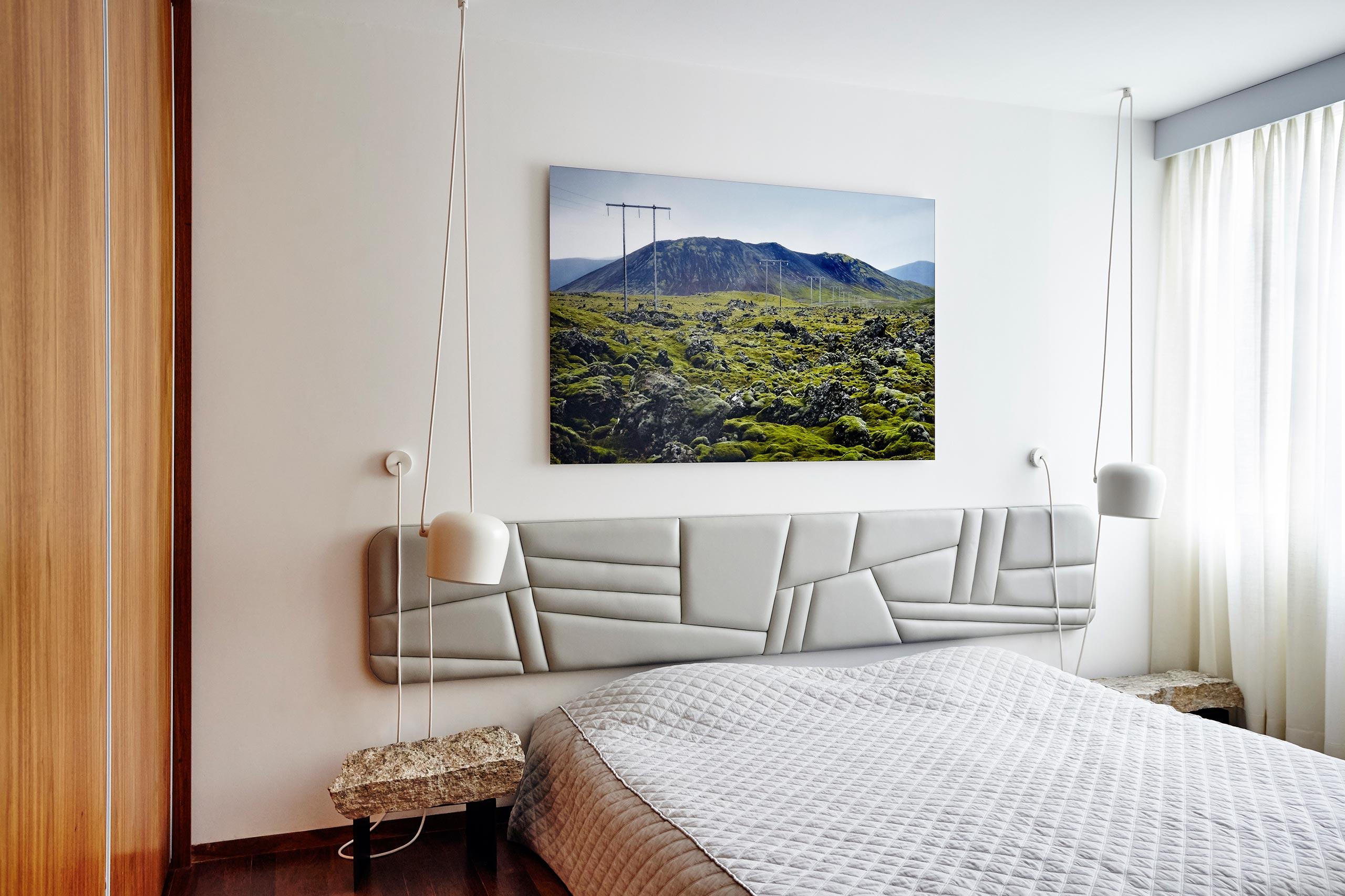 城市客厅财神布置图,客厅财神摆放柜子设计