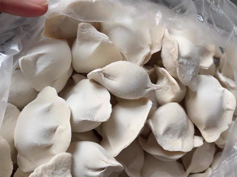 冰箱冷冻的饺子用开水煮多久能熟,冷水煮冻饺子的正确方法