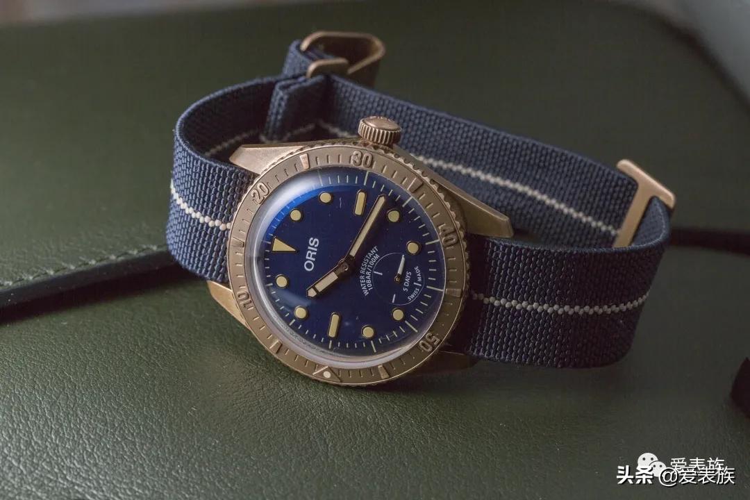 求铜存异—豪利时复古铜表