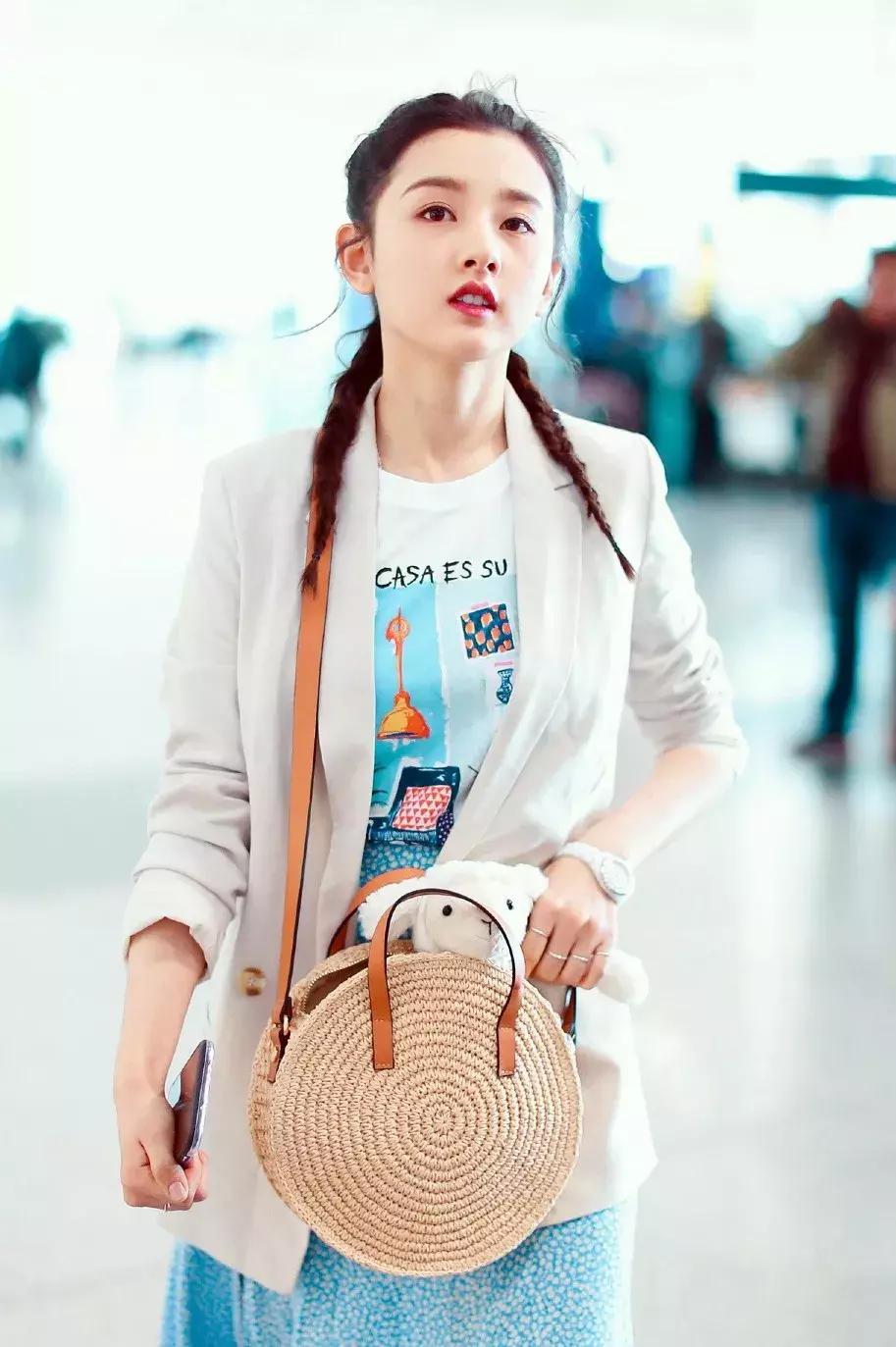 周冬雨的大胆穿搭,周冬雨正确穿搭