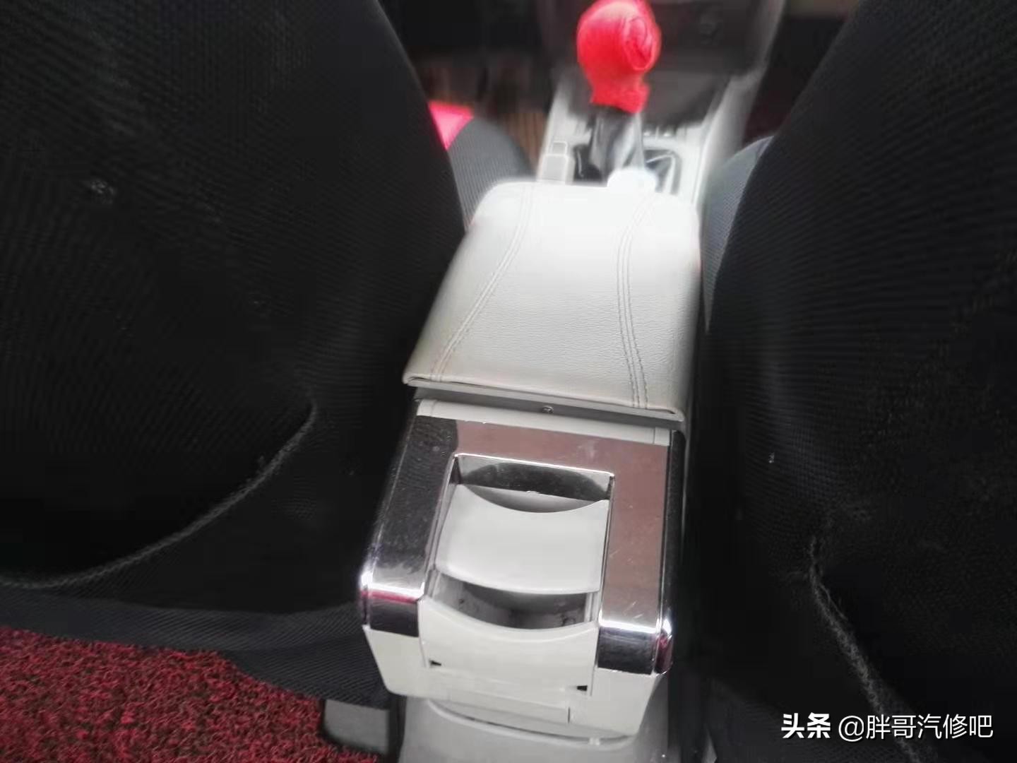 胖哥2万大洋刚收的合资三厢小车，国庆假日开着出去玩一玩