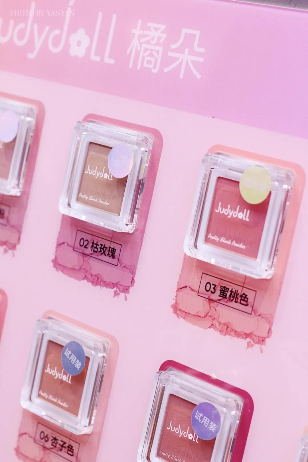 彩妆集合店wowcolour介绍,超大网红彩妆集合店wowcolour大连