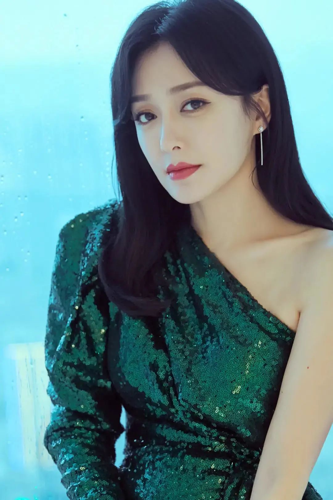 秦岚为它停工8个月险些毁容，姐姐一手烂牌如何打出王炸？