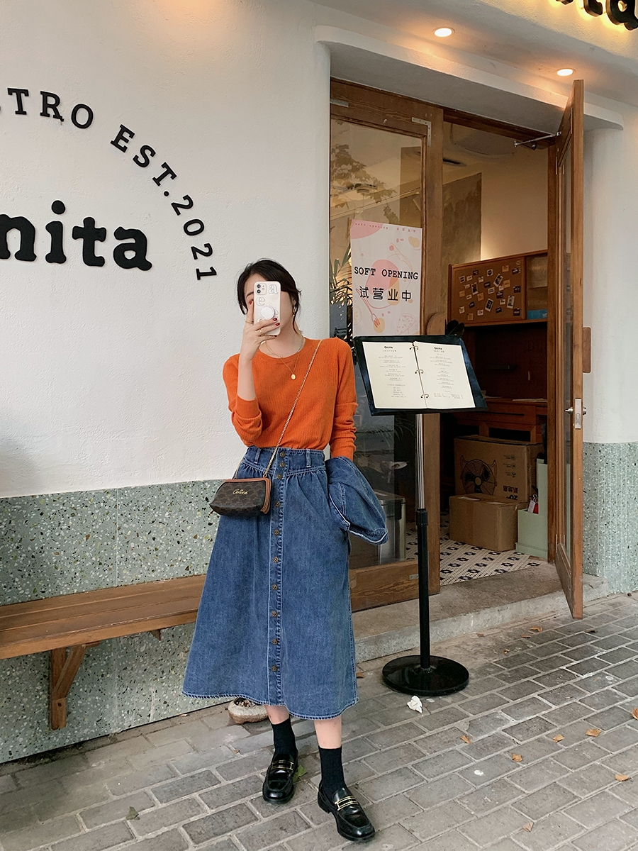 牛仔外套搭配什么内搭跟裤子,牛仔外套搭配裤子怎么穿才好看