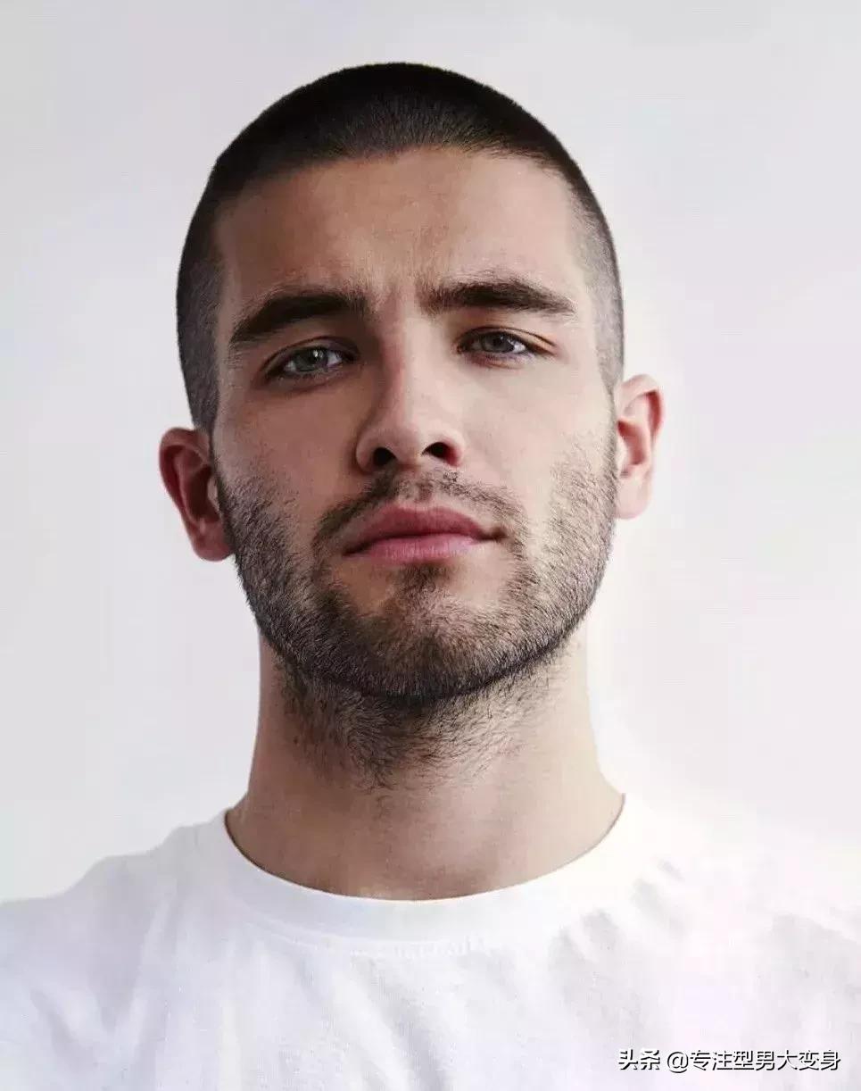 男生帅气发型痞帅,男生发型很酷很拽