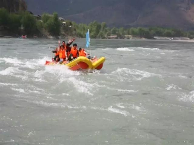 云南漂流胜地,云南龙川江漂流景点