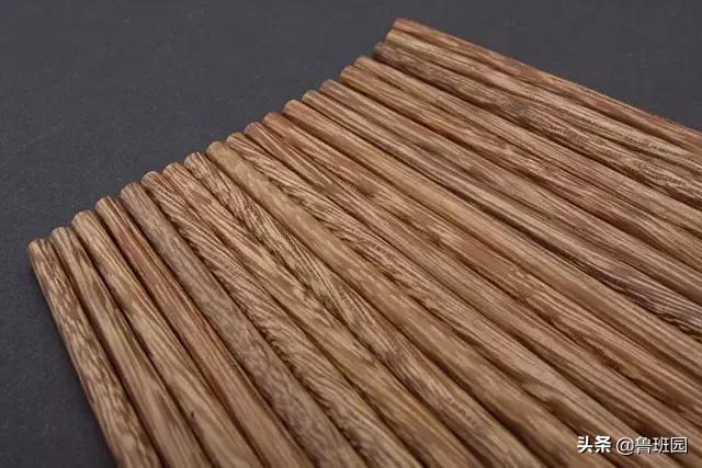 鸡翅木比较坚硬,鸡翅木轻奢