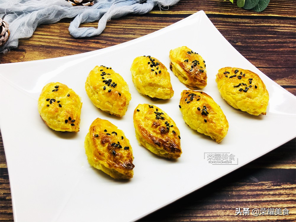 零失败的榴莲酥教程，再也不用吃外面速冻品榴莲酥了，成就感满满