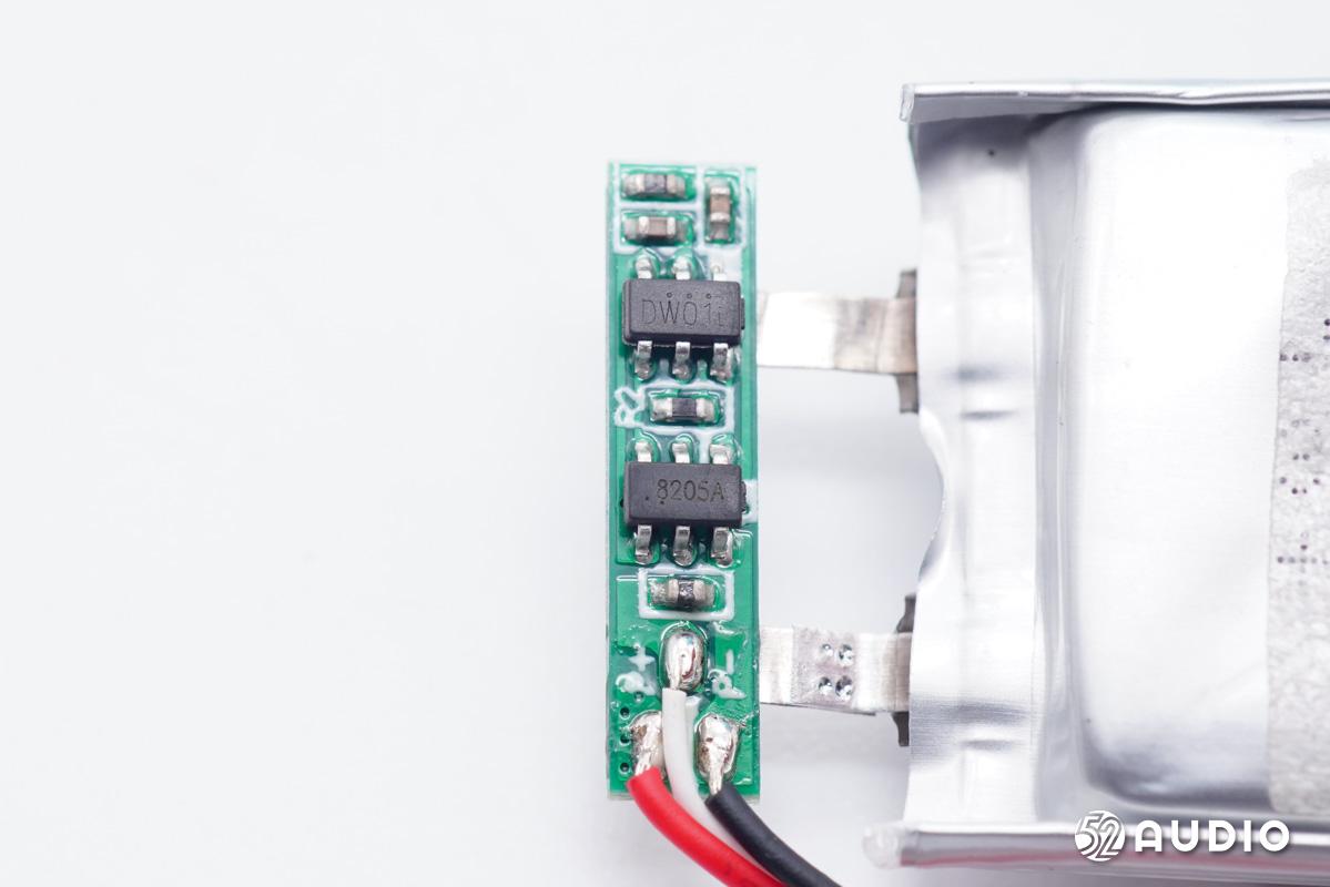 半入耳式降噪耳机jbl,轻量化头戴式无线耳机