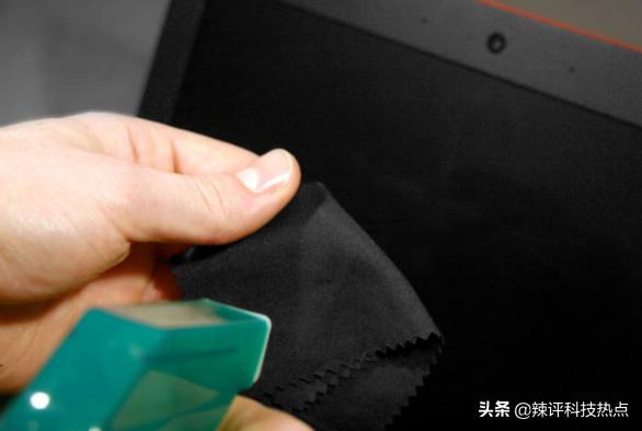 电脑屏幕怎么清洁污渍,生活小妙招电脑清理