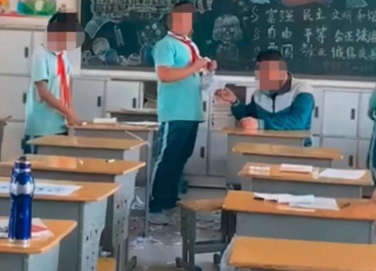 我把孩子卷子撕了怎么给老师说,我撕试卷老师打我犯法吗