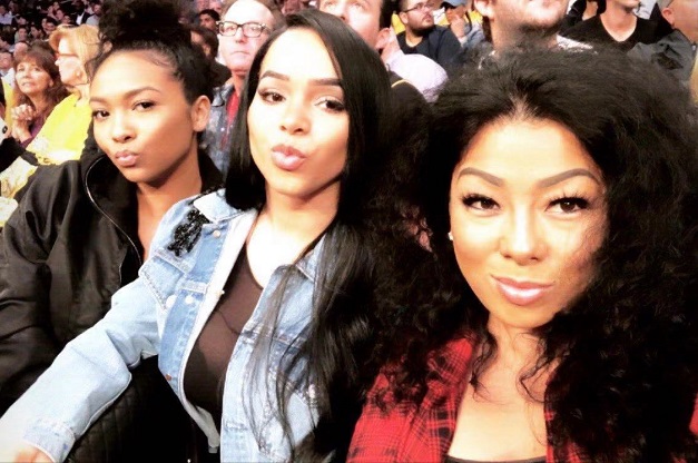 金钱梅的情人节！梅威瑟被嘲讽，不速之客造访豪宅，女友却很开心