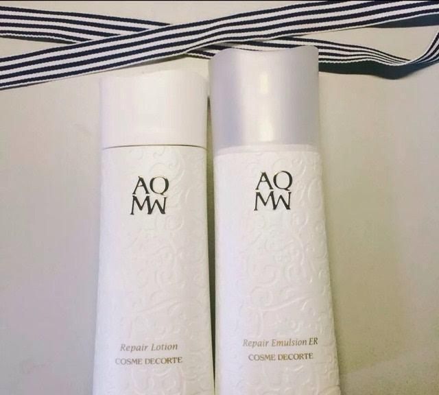 用了护肤品脸上发光发亮,让你白到发光护肤品