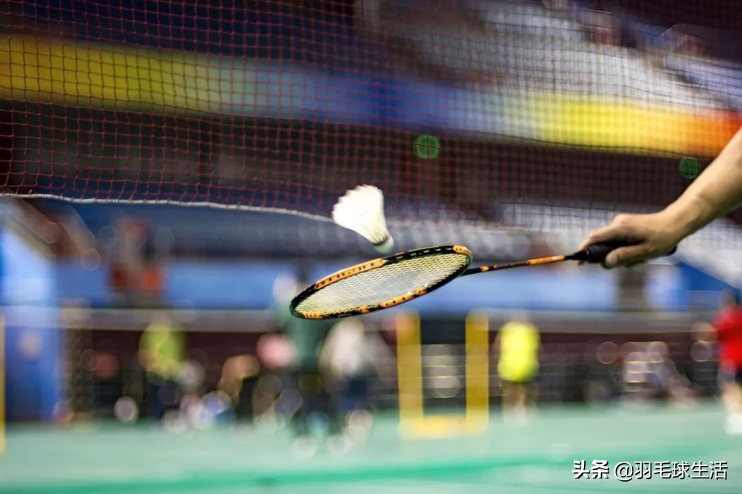 有道理！谁又不是一边受伤，一边坚持打羽毛球呢？