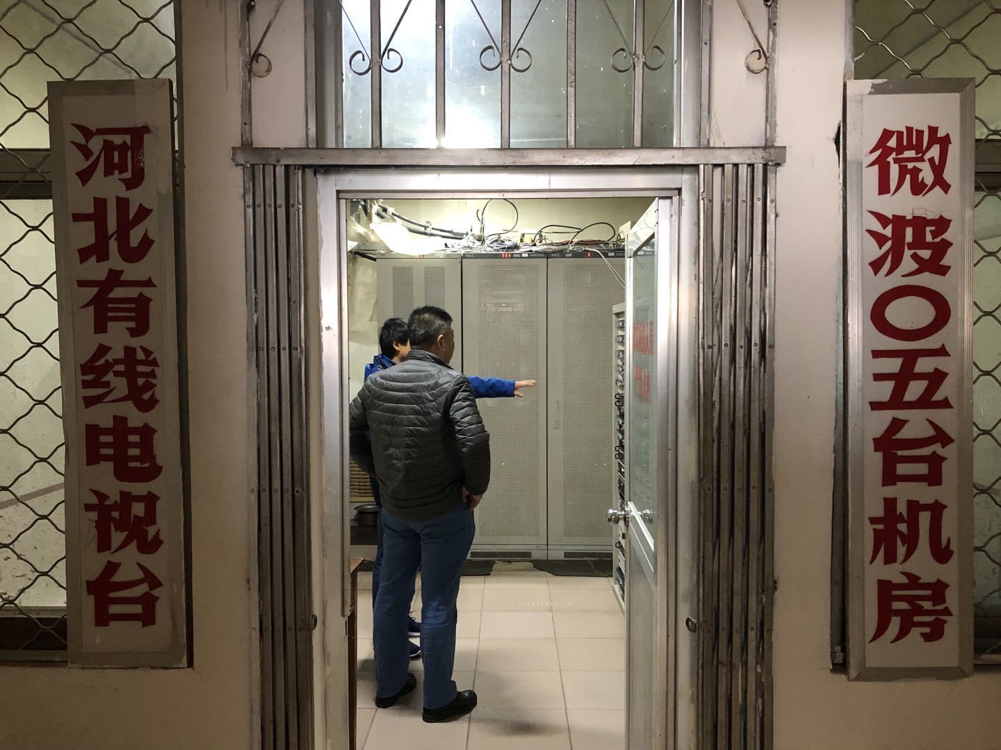 黑嘴吹黑喇叭黑广播，检察官查案“梦里都是广告声”