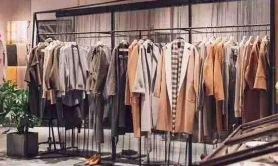 新衣服买回来怎样处理才好,新衣服过水后发现质量问题能换吗