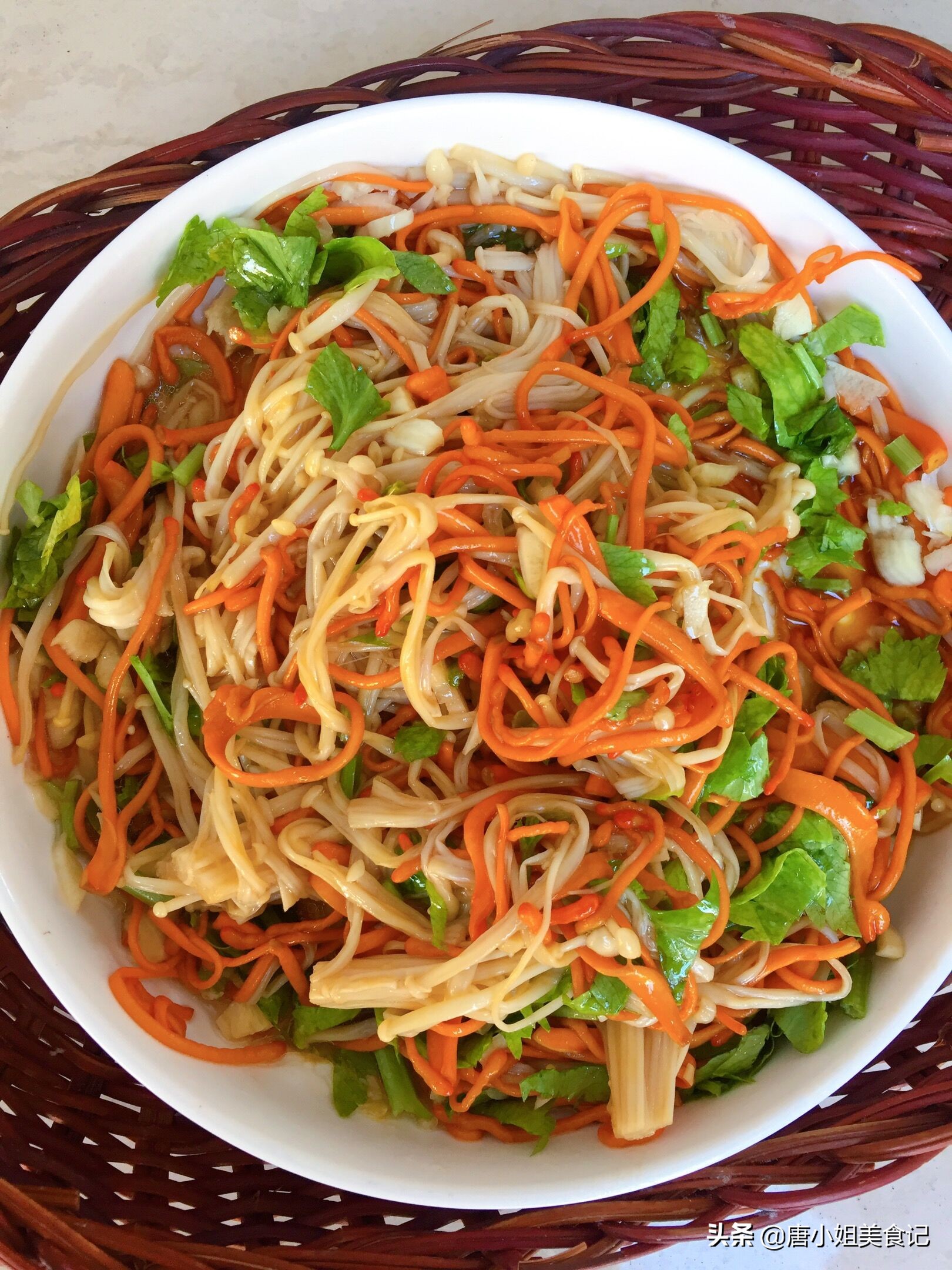 这菜营养不输冬虫夏草，平民价格，简单拌一拌，脆爽鲜美，特馋嘴