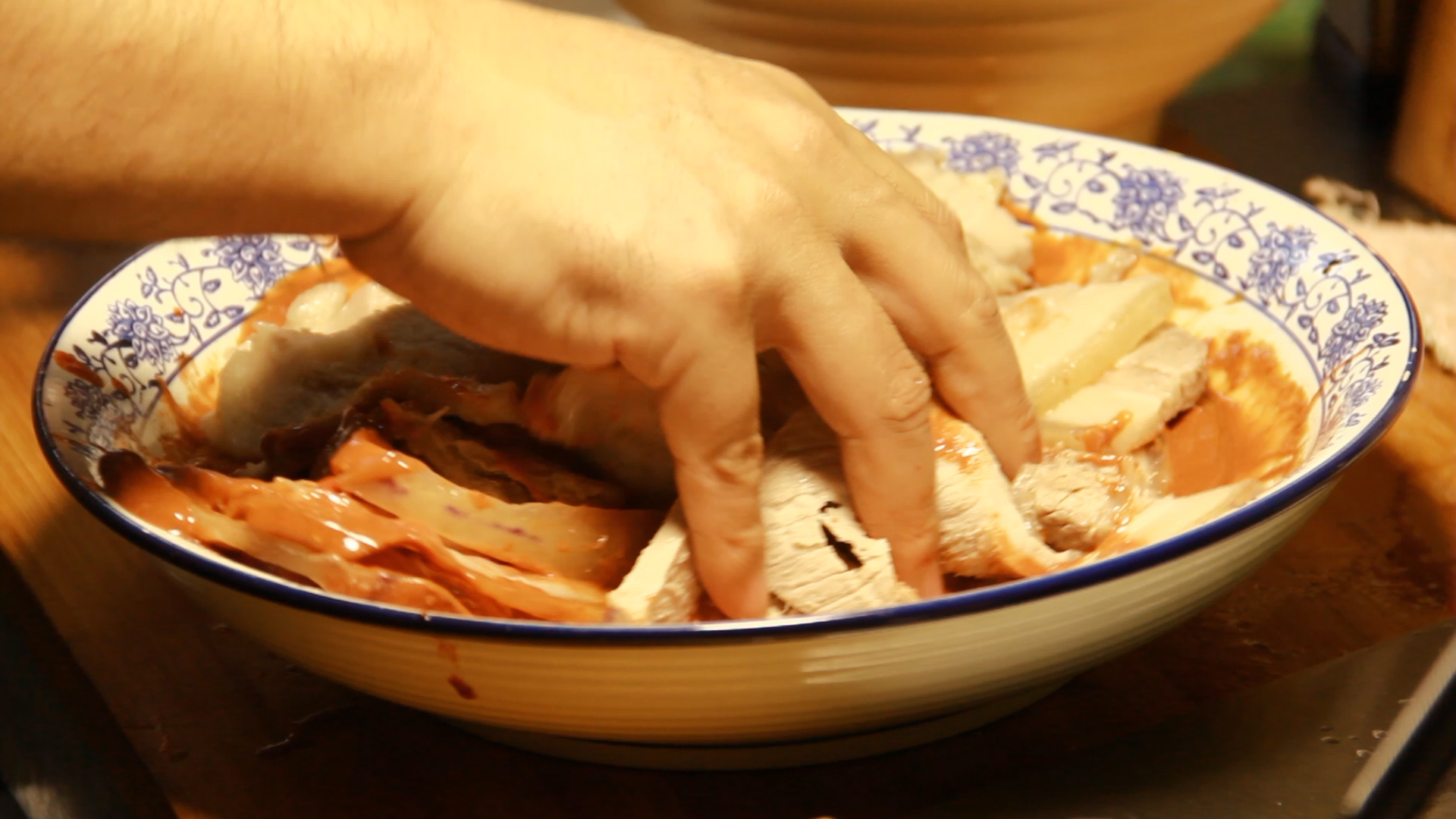 做腐乳为什么不能有油,做腐乳时不放红曲