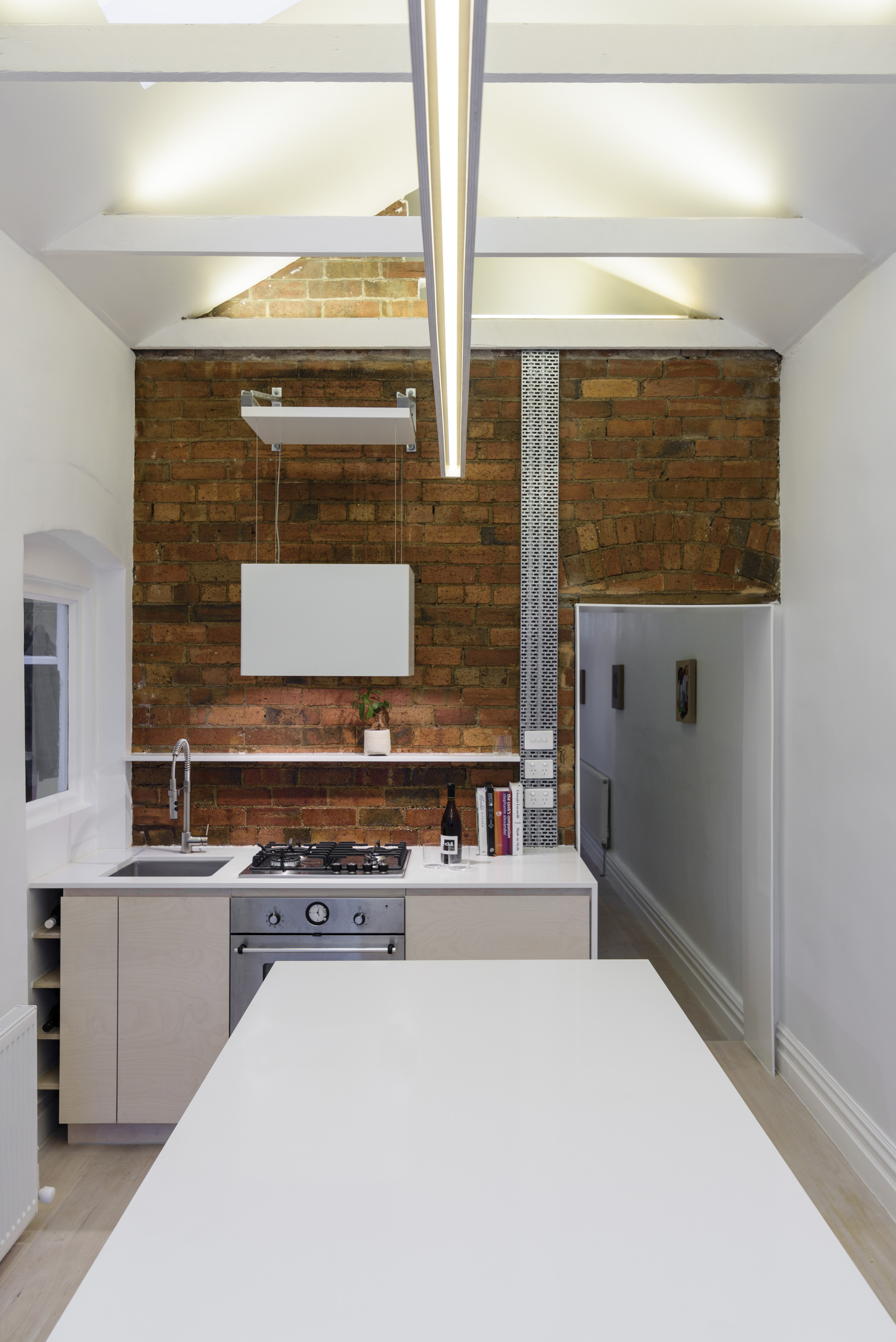 直线型台灯,冬日氛围感欧式小屋