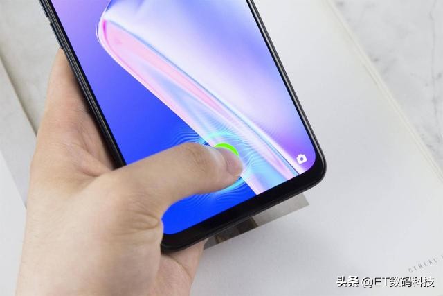 千元中端机性价比高的手机,千元智能机又一搅局者